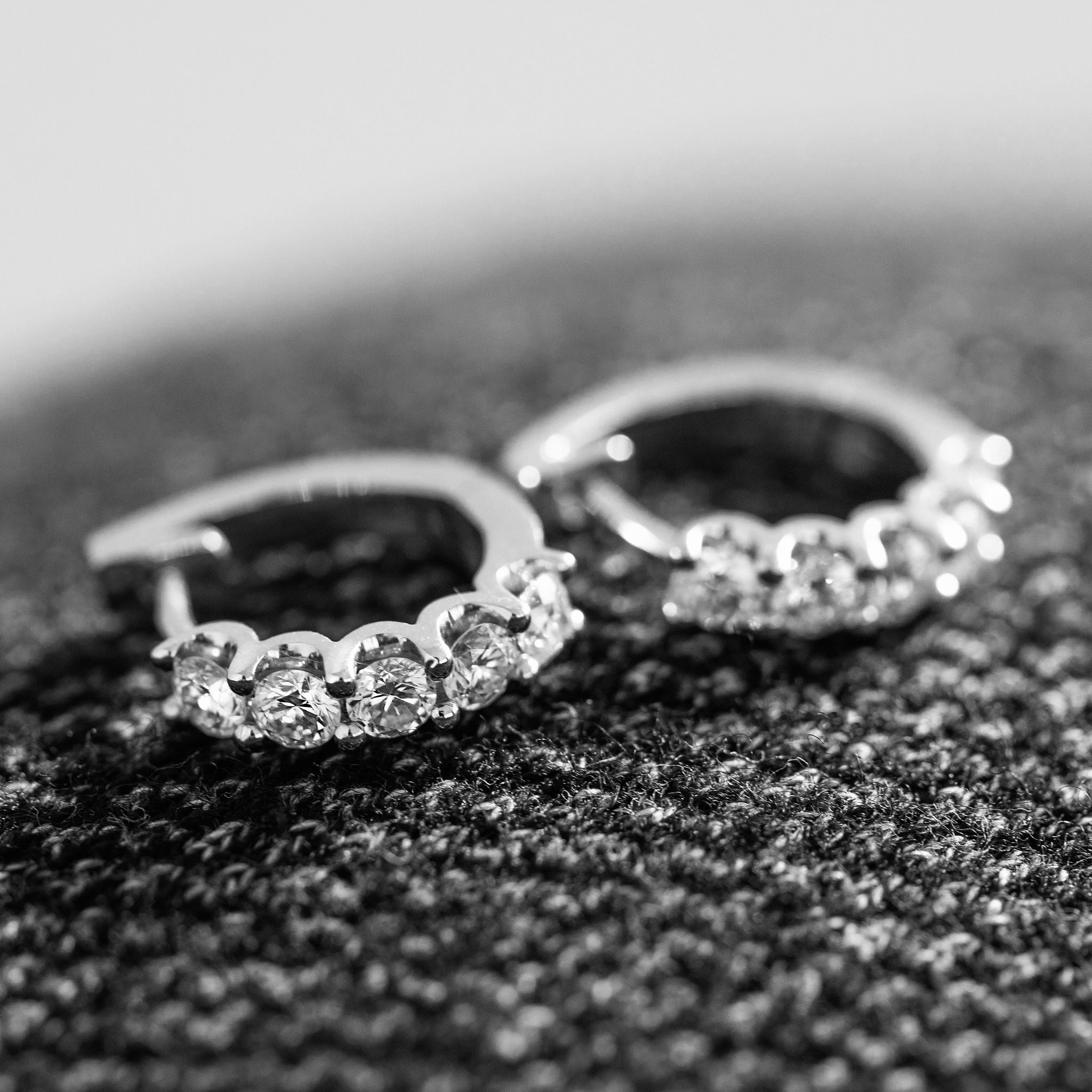 Boucles d'oreilles de diamants huggies
