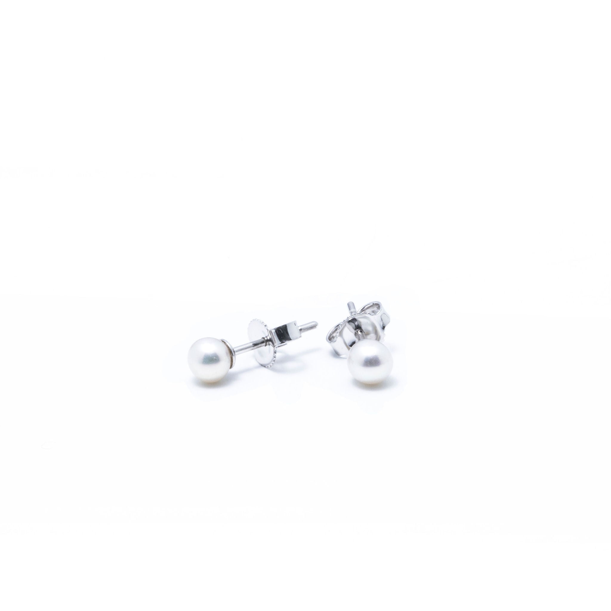 Boucles d'oreilles de perles d'eau douce blanches