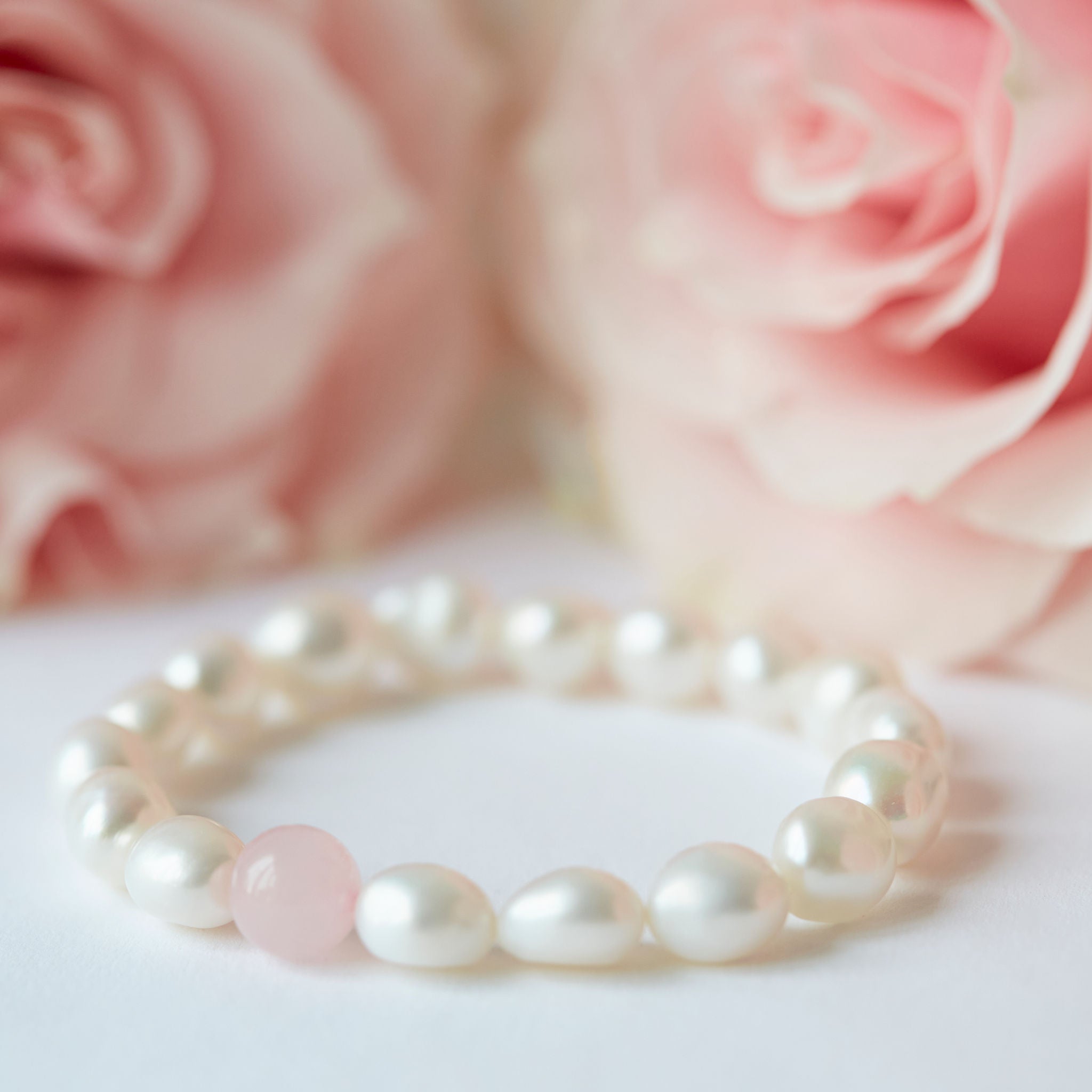 Freshwater pearl and rose quartz bracelet