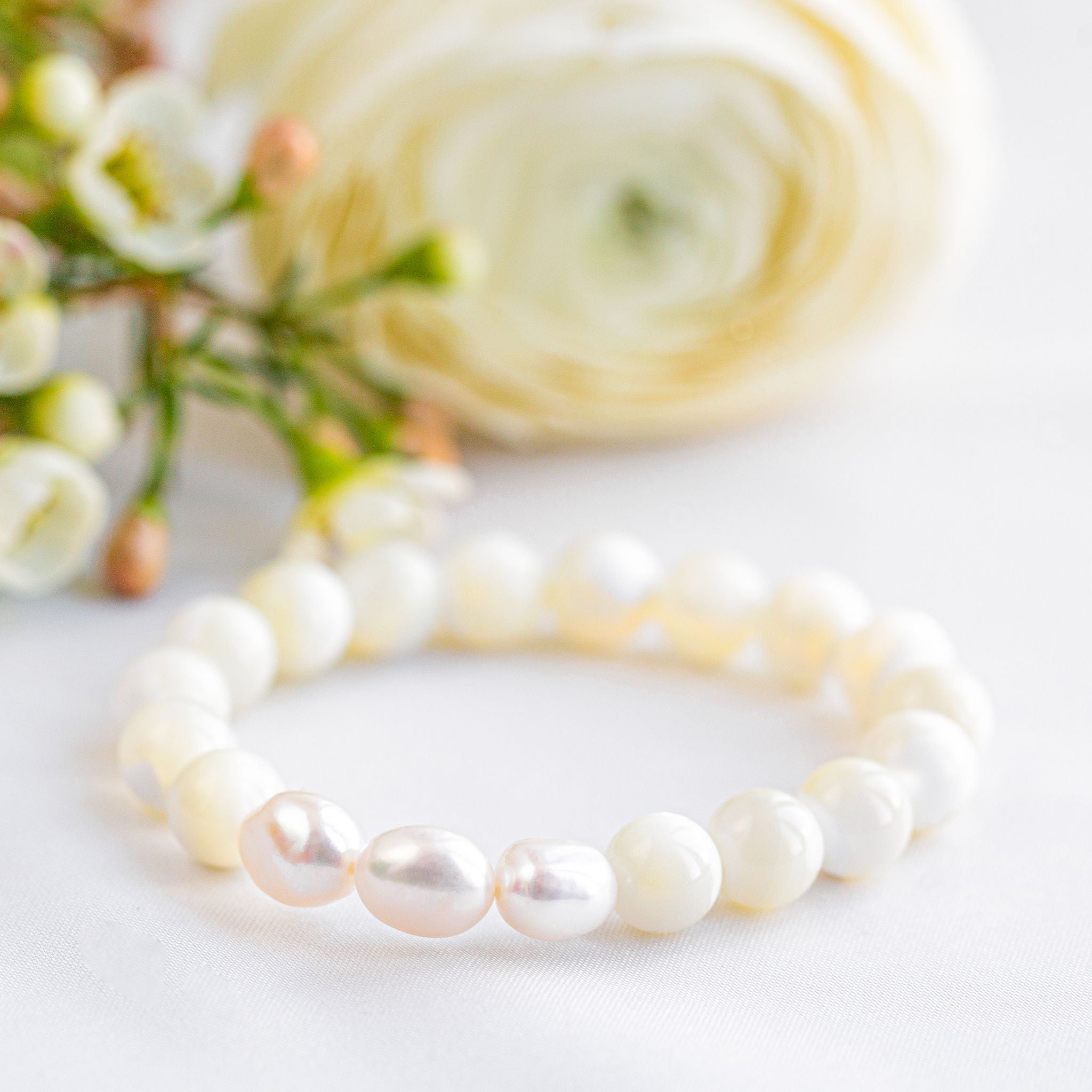 Mother-of-Pearl and Freshwater Pearl Bracelet