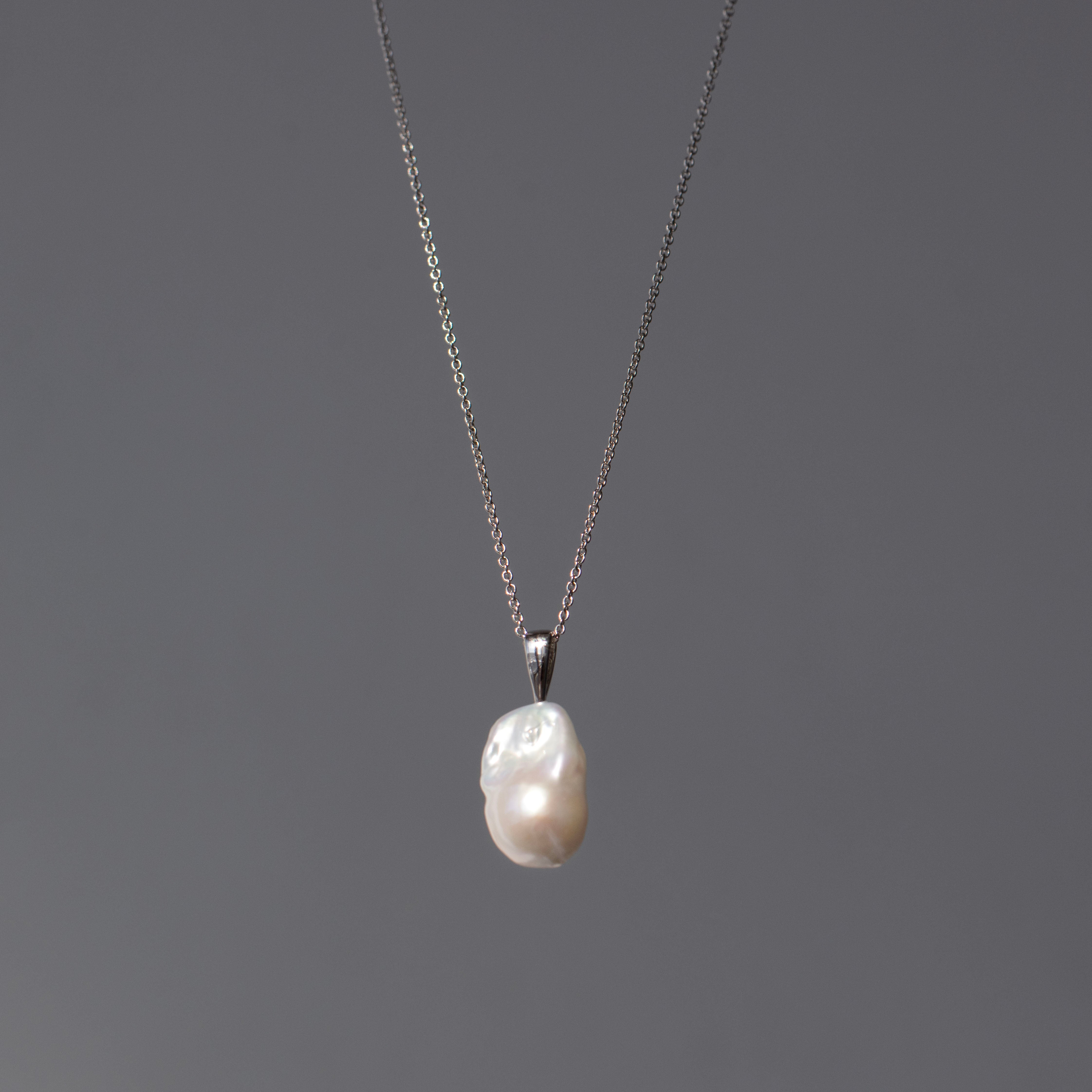 White fireball freshwater pearl necklace