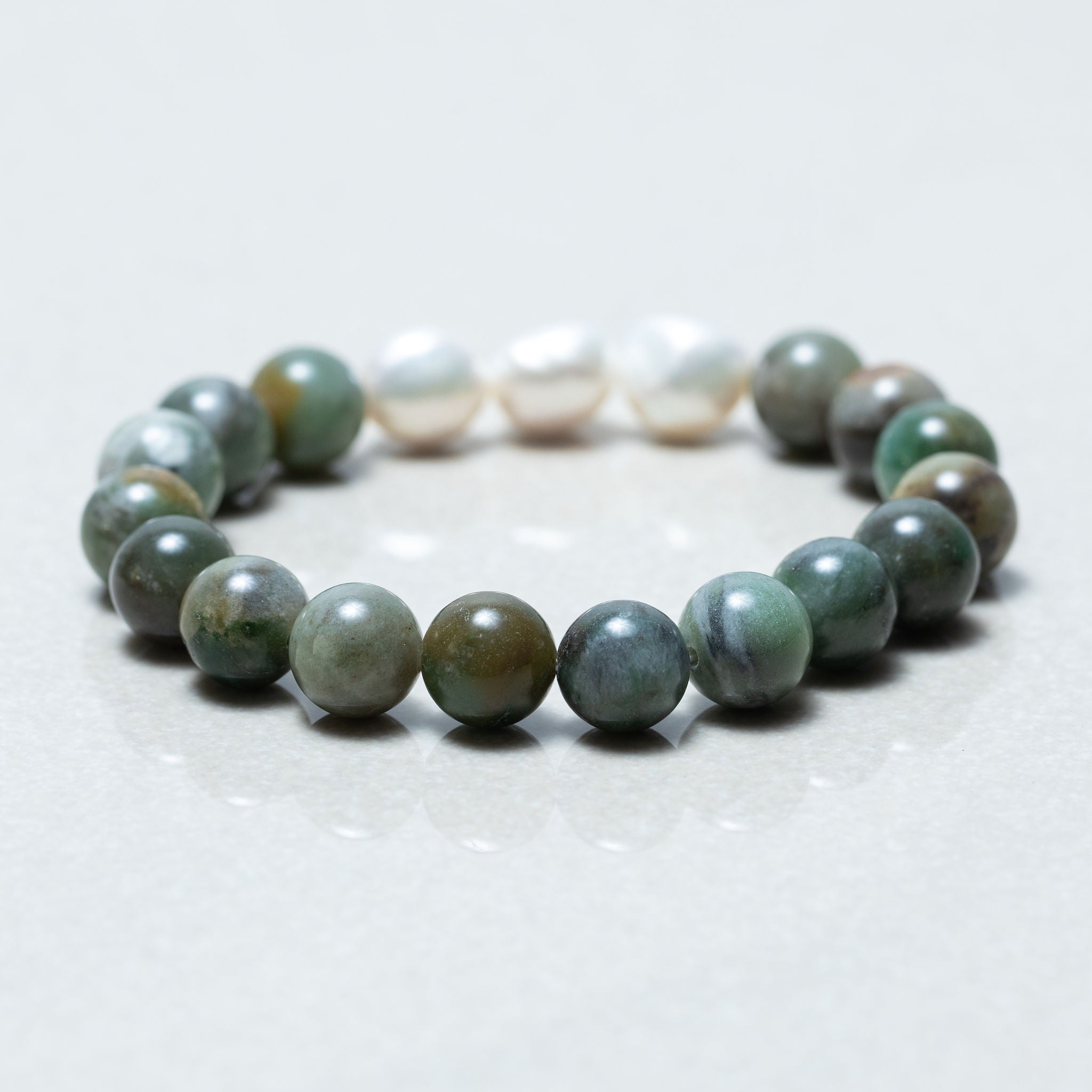 Bracelet de jade africain et de perles d'eau douce