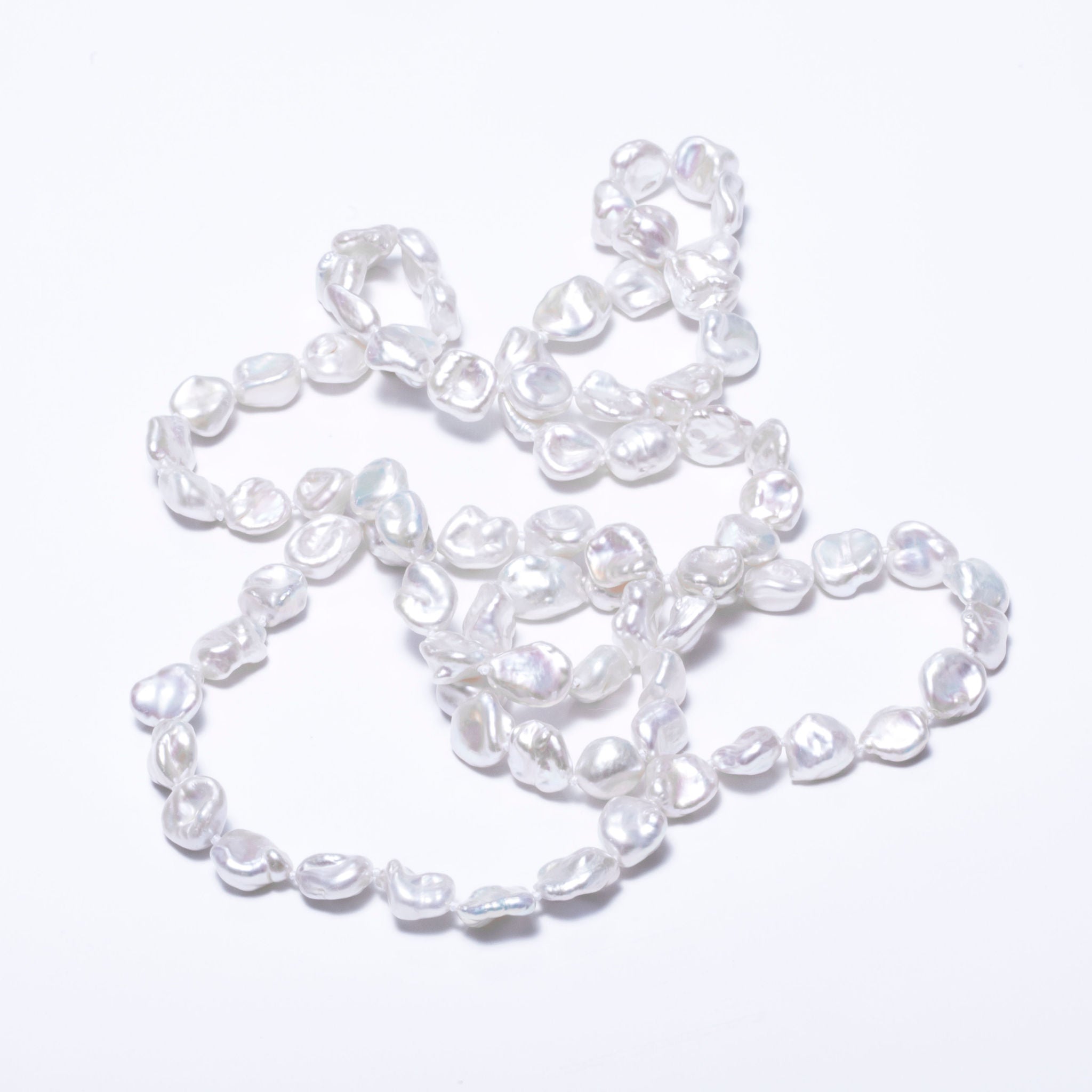 White baroque freshwater pearl necklace