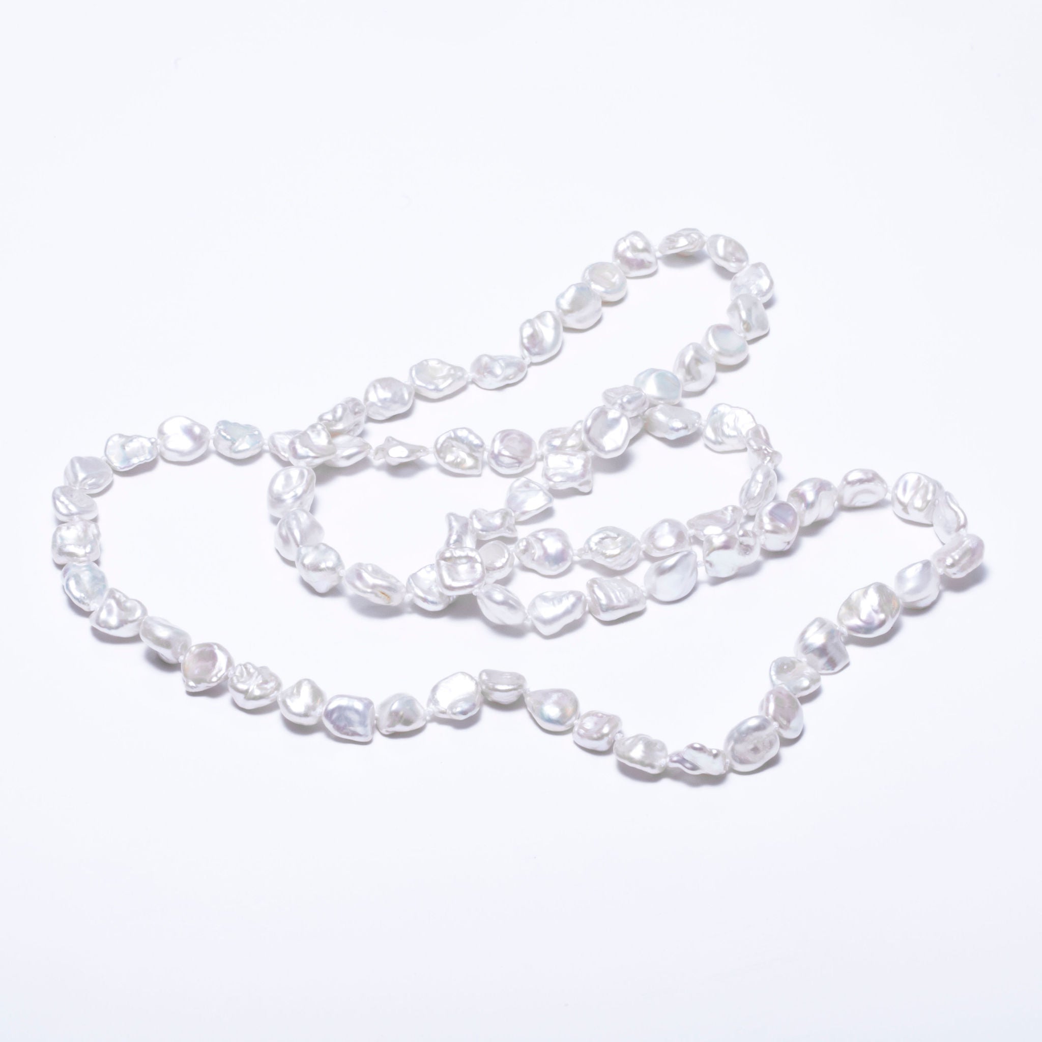 White baroque freshwater pearl necklace